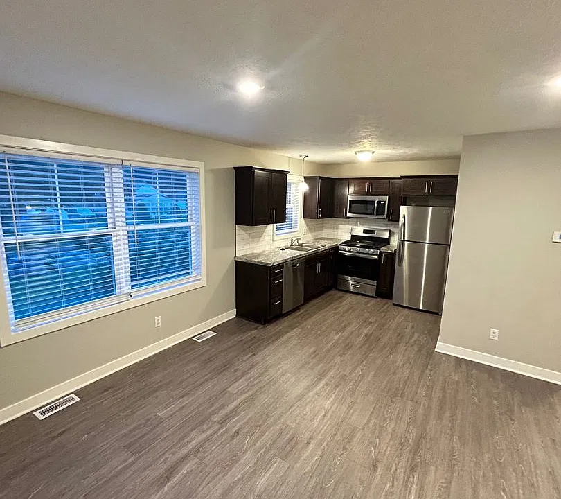 3277 Woodward Avenue SW