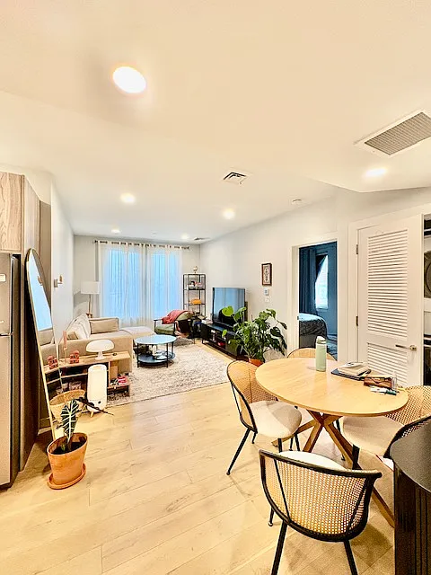 71 Bow St #302