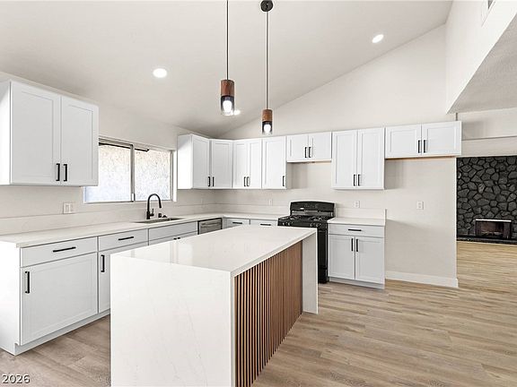3rd image of 4509 Margarete Ave