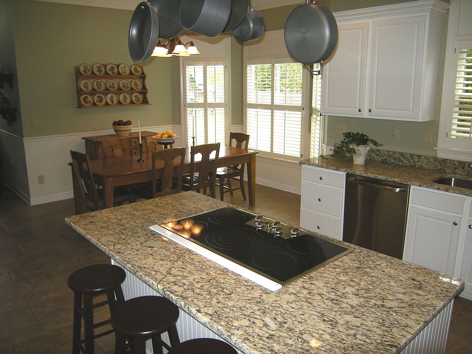 2nd image of 8812 Rock Maple Cv