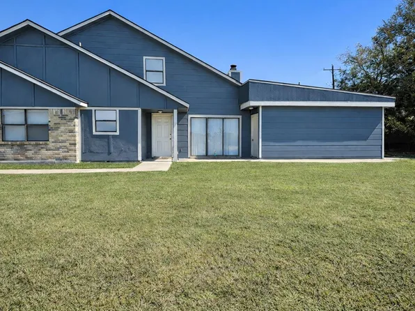 600 Price Dr, Wharton, TX 77488