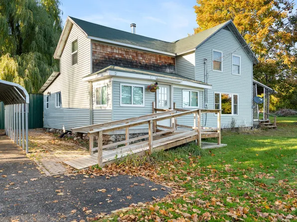 8733 Broe Rd, Cheboygan, MI 49721