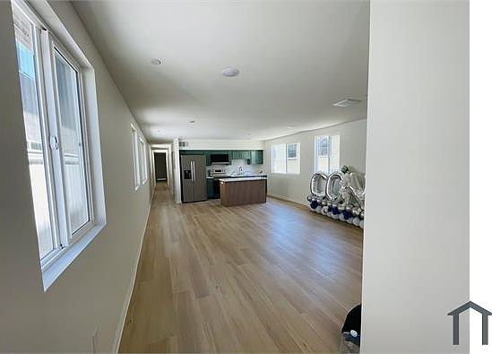 3rd image of 1354 E 108th St