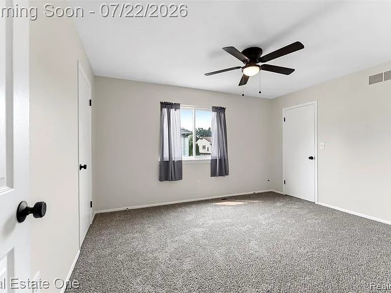 15588 Dupage Blvd — Photo 9