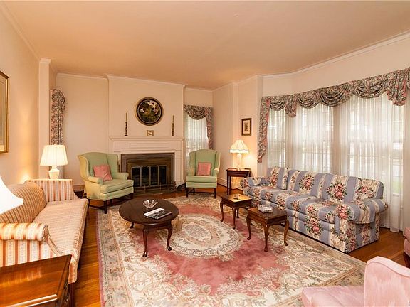 3rd image of 138 Oakland Pl