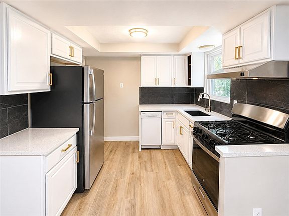 4th image of 418 Pennwood Dr