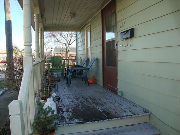 4th image of 227 W Pearl St