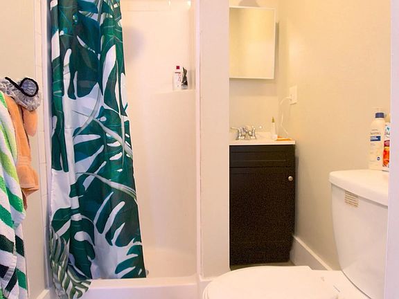 5th image of 47 Newbury St #1