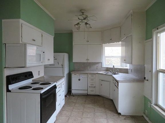 4th image of 648 W Miner St