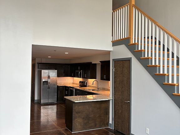 2nd image of 105 Campbell Ave SW #103