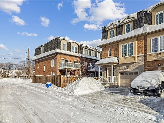 3rd image of 2220 Queensway Dr #15