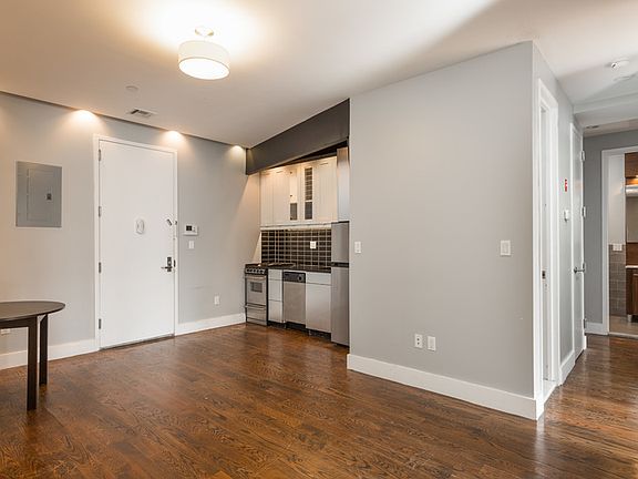 5th image of 615 Gates Ave APT 2A