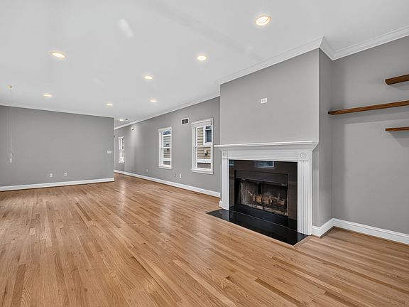 5th image of 5038 Sherier Pl NW