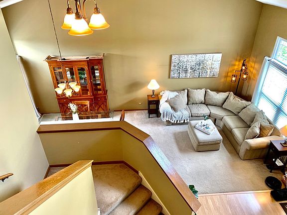 4th image of 978 Tallgrass Dr