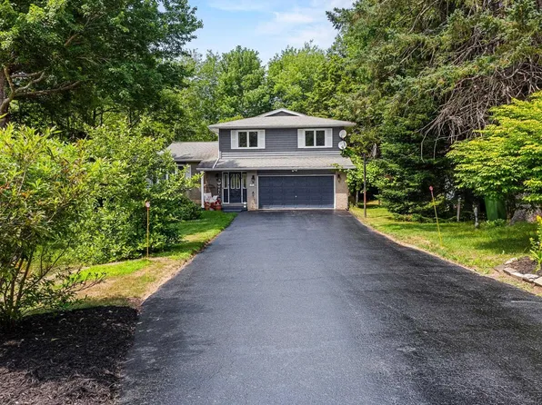 15 Archibald Dr, Halifax, NS B2T 1E8