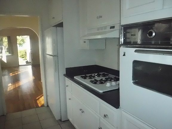 3rd image of 920 Villa Ave APT 2