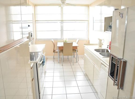 4th image of 18021 Biscayne Blvd APT 1004