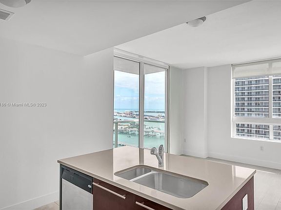 3rd image of 1900 N Bayshore Dr APT 4603