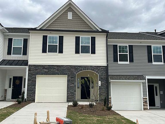 3rd image of 16 Amaryllis Ln