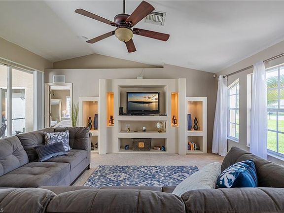 4th image of 1137 SW 40th Ter
