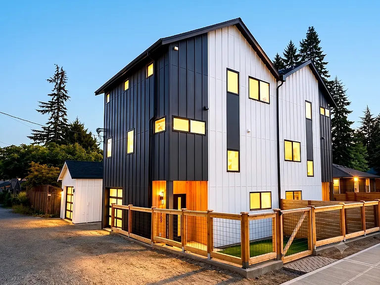 4709 SW Hinds St — Photo 1