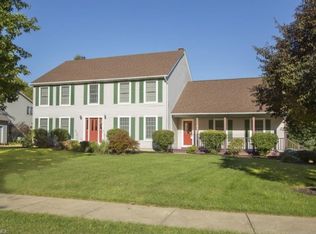 6225 Sandpiper Ln, North Olmsted, OH 44070