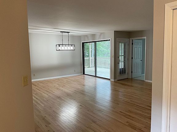 4th image of 6518 Deerings Ln