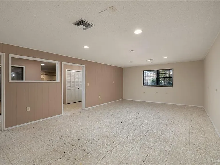 428 Vermont Ave — Photo 3
