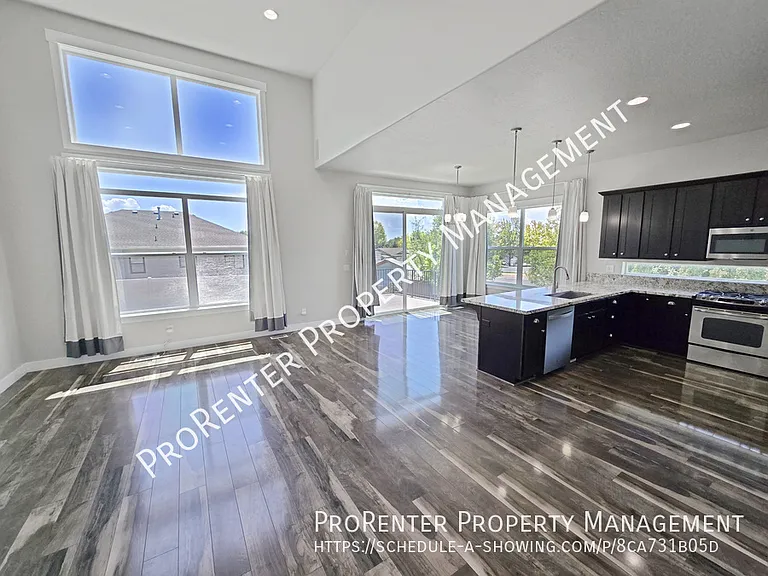 1308 E Maple Way — Photo 8