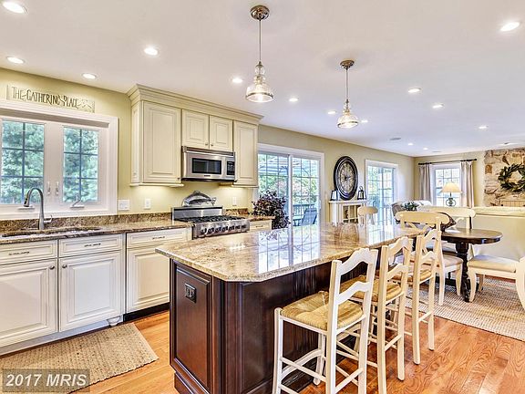 5th image of 102 Kirwans Landing Ln