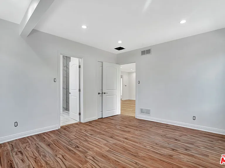 12801 Friar St — Photo 19