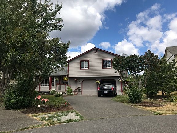2nd image of 15734 Woodland Ct SE