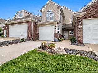 2910 N Knightsbridge Cir, Ann Arbor, MI 48105