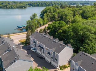 1555 W Wayzata Blvd APT E, Long Lake, MN 55356