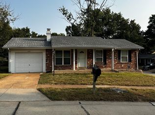 1005 Dorne Dr, Ballwin, MO 63021