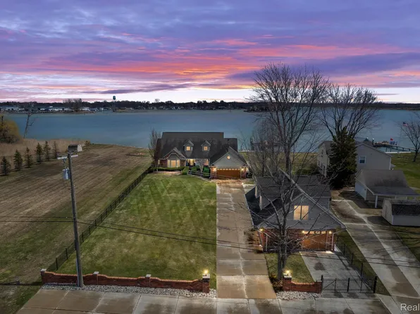 1012 N Channel Dr, Harsens Island, MI 48028