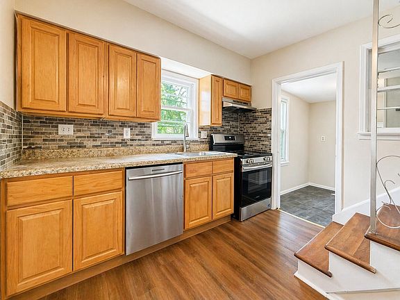 5th image of 161 Lincoln Ave Floor 2
