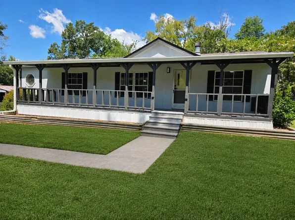 151 N Canyon Dr, Onalaska, TX 77360