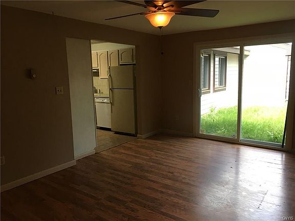 4th image of 730 Village Blvd S