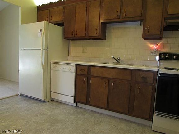2nd image of 9540 Fernwood Dr #9540
