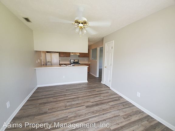 5th image of 5822 Corner Oaks Dr