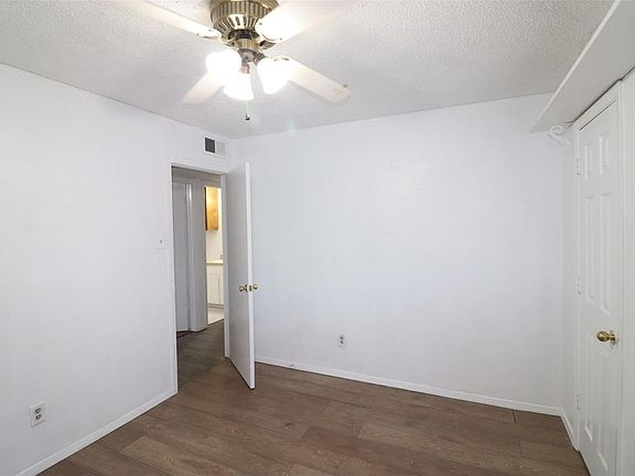 2nd image of 908 Rolling Meadows Dr