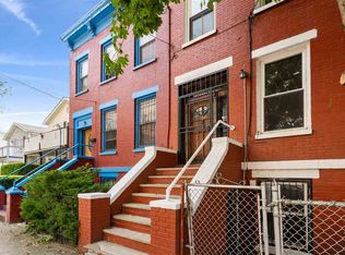 330 Halladay St, Jersey City, NJ 07304