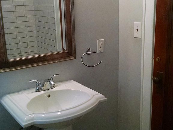 4th image of 204 S Francis Ave