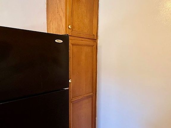 5th image of 915 Gardenia Ave APT 6