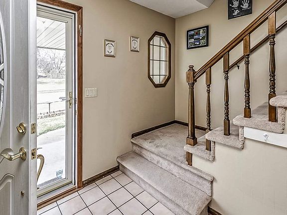 4th image of 2904 Leawood Dr