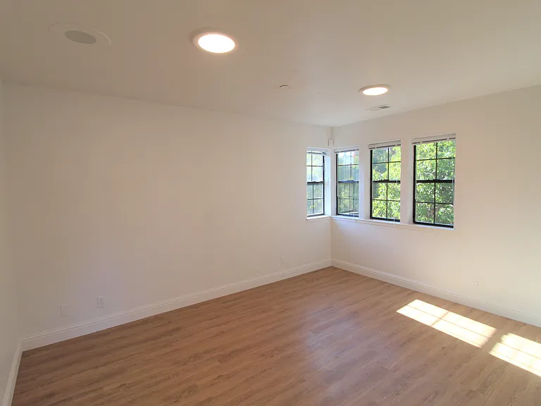 859 Diablo Ave #D — Photo 5