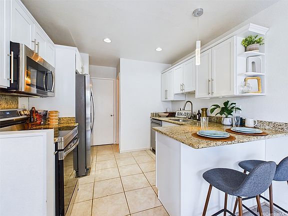 2nd image of 572 Mananai Pl #20A