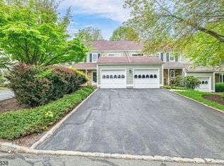 5 Wexford Dr, Mendham, NJ 07945
