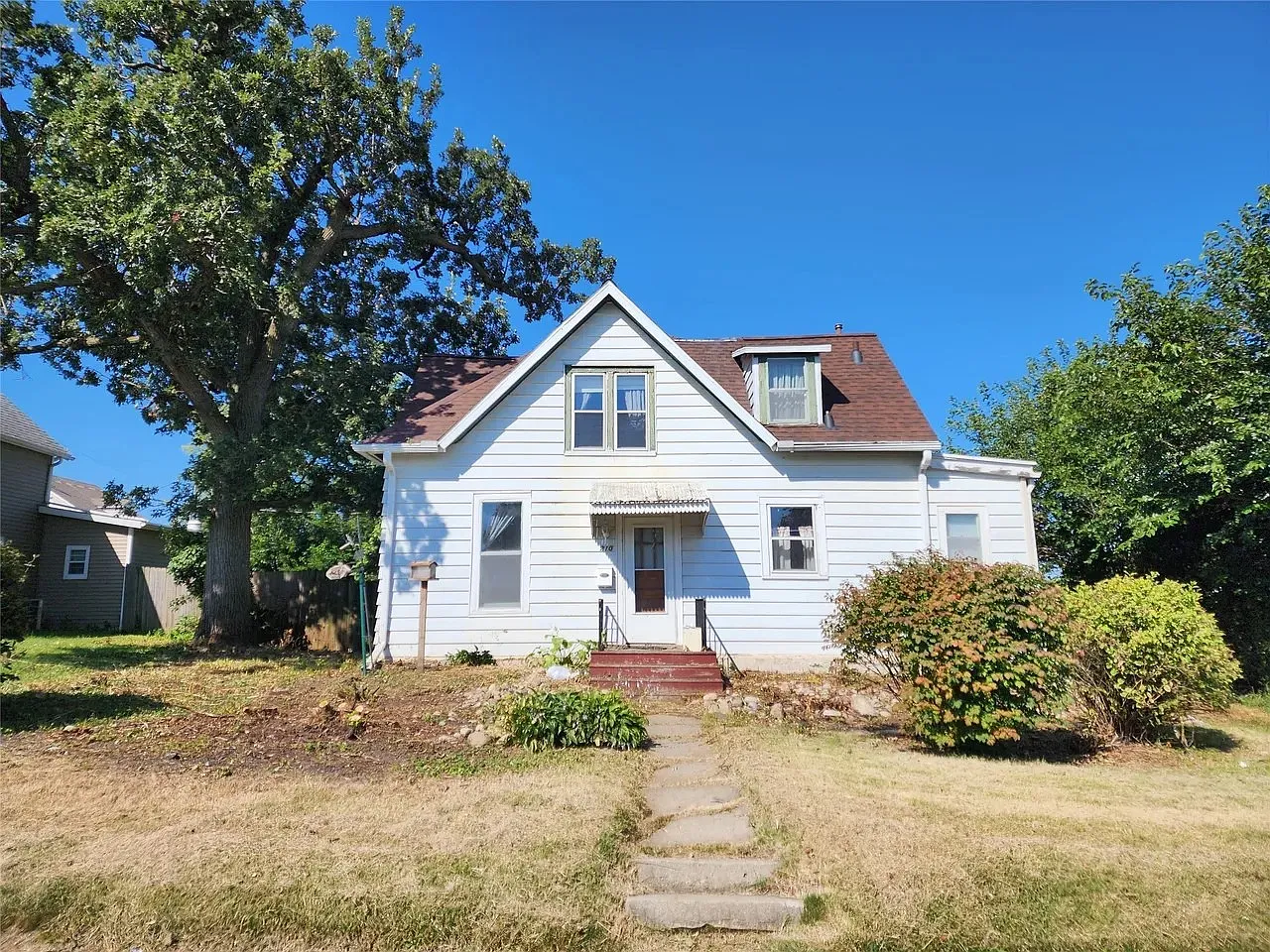 210 N 4th Ave photo 1